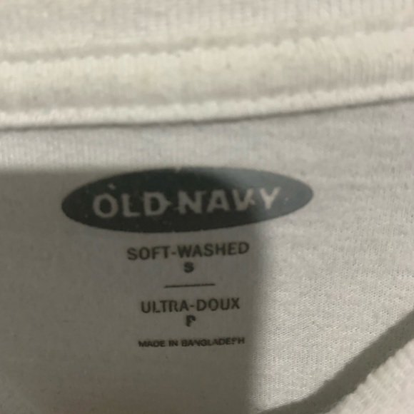 2x old navy Tshirt white small vneck - Picture 2 of 3